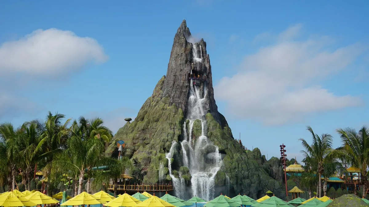 Universal TapuTapu and the Volcano Bay Virtual Line